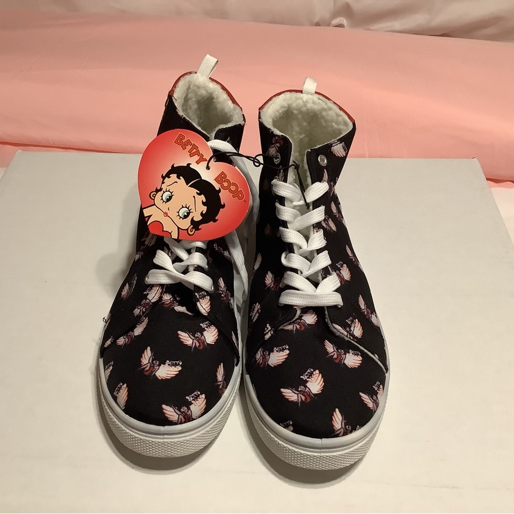 Betty Boop Black High-Top Sneakers with Pink Wing Motif